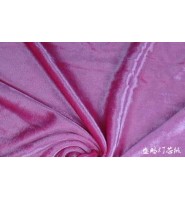 金丝绒是由桑蚕丝和粘胶丝交织的单层经起绒丝织物