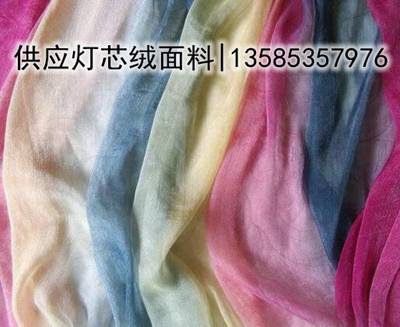 羽纱是以人丝为经，棉纱为纬交织而成的斜纹织物