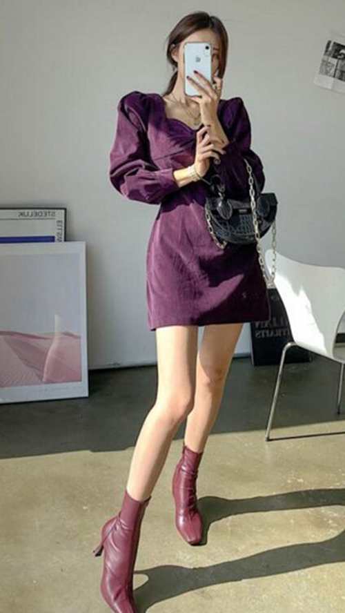 OM潮人馆气质温柔风紫色灯芯绒连衣裙法式泡泡袖复古显白短裙女